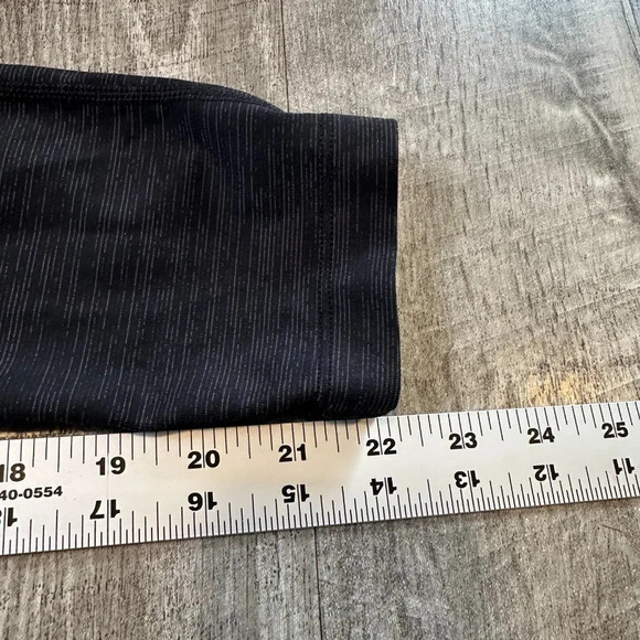 Outdoor Voices Black and Grey Striped Leggings in Size X-Small - Picture 5 of 6